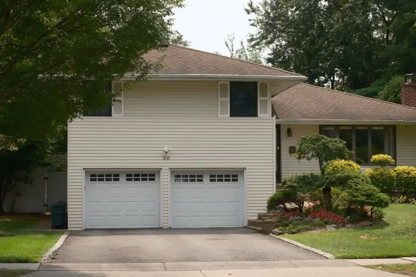 Suburban Colorado Springs home with a newly replaced asphalt shingle roof